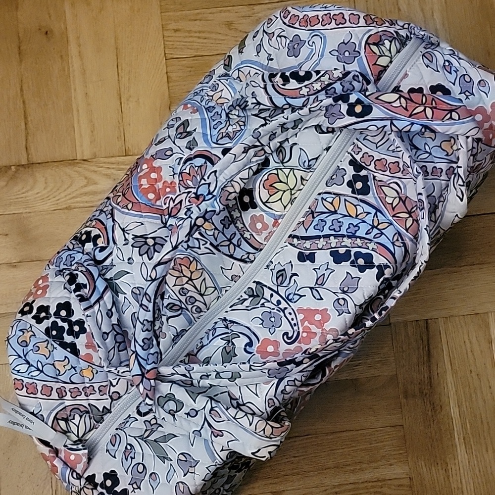 VERA BRADLEY/DUFFEL BAG
